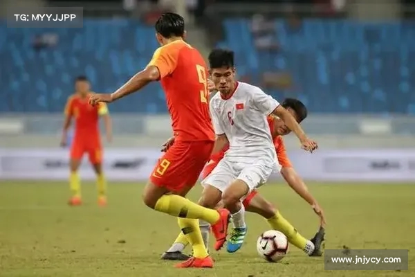 中国足球成笑柄 球迷怒批屡屡失望引发广泛争议 中国足球成笑柄 球迷怒批屡屡失望引发广泛争议